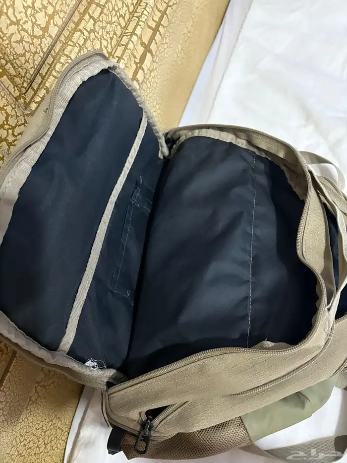 شنطة مدرسة أصلية للبيع 3