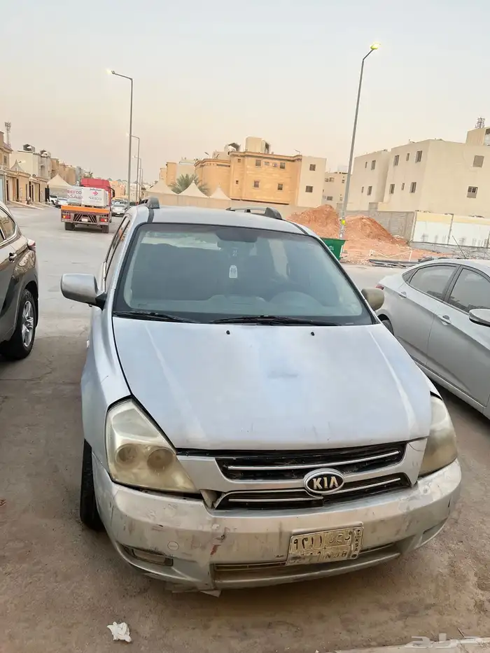 للبيع سيارة كارنيفال موديل 2006 8