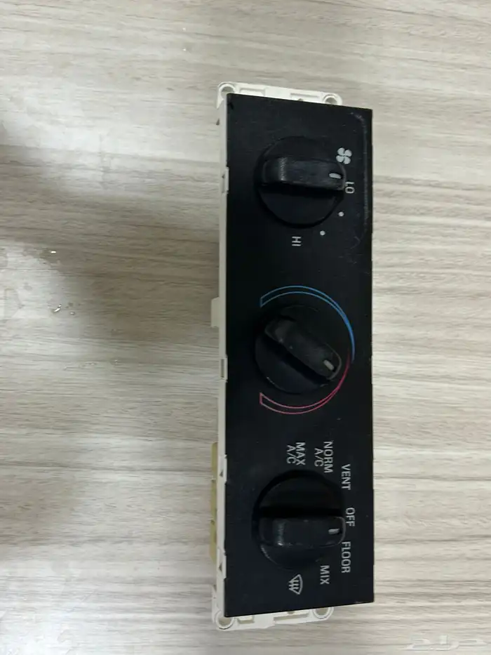 سويتش المكيف فورد فكتوريا2008 وكالة 0