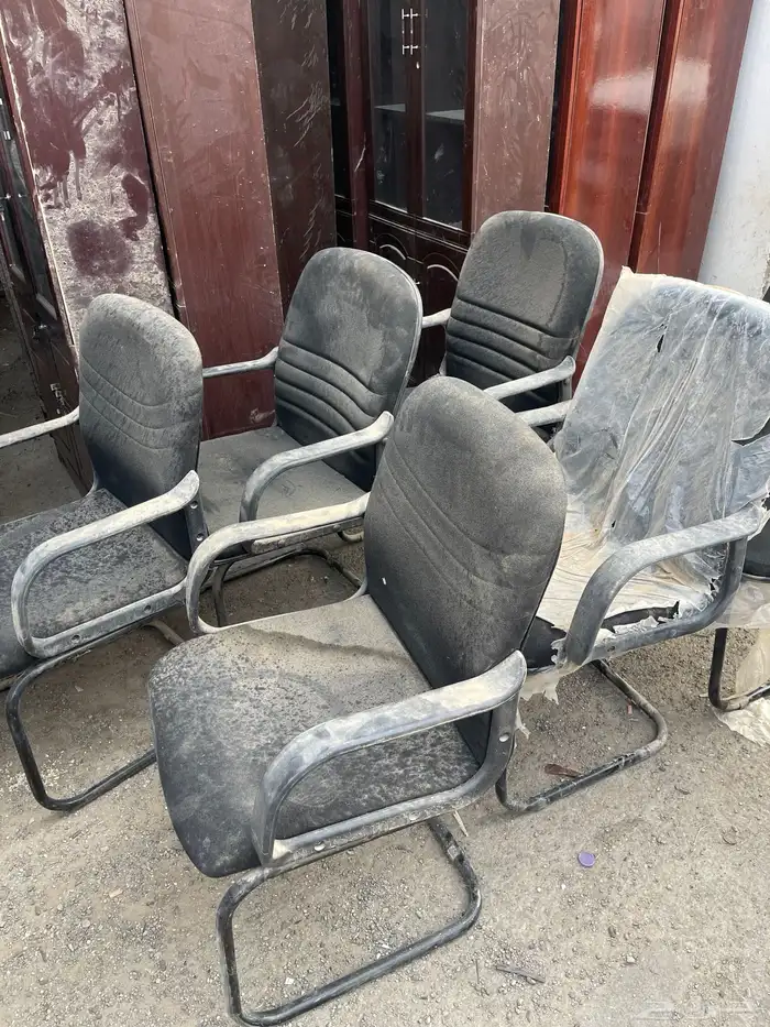 اثاث مكاتب مستعمل ورفوف مستودع وكراسي دواره 1