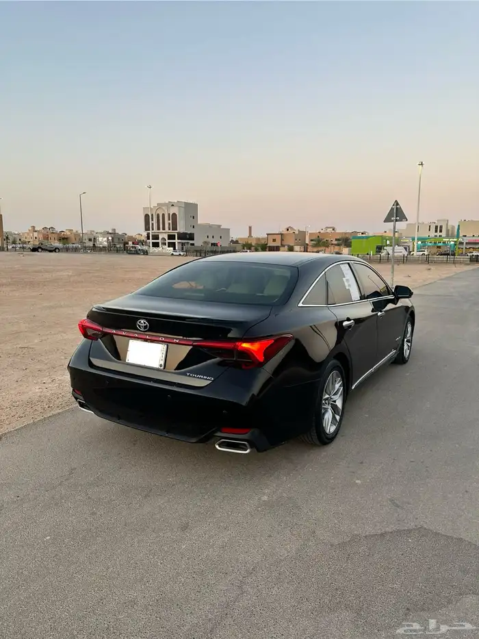 للبيع افالون اسود تورنج 2022 3