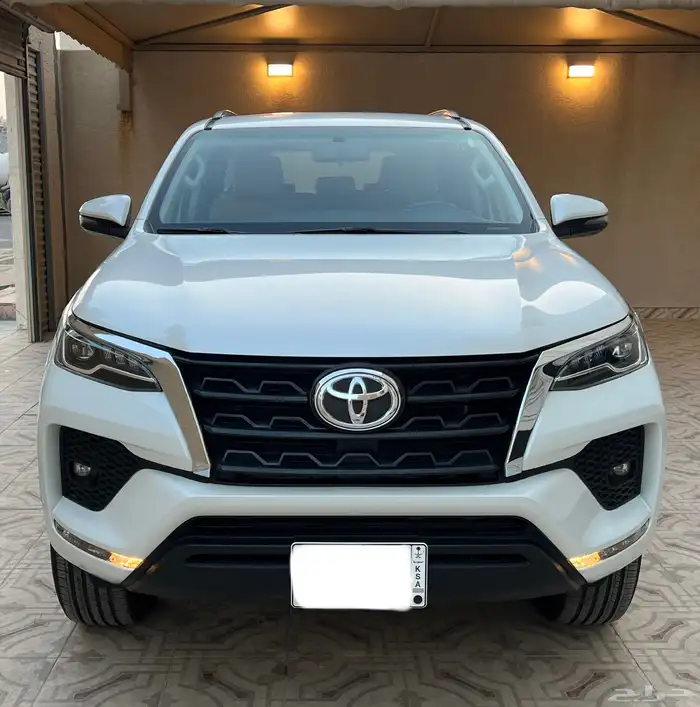 تويوتا فورشنر 2023 Vx1 عداد 41 الف 0