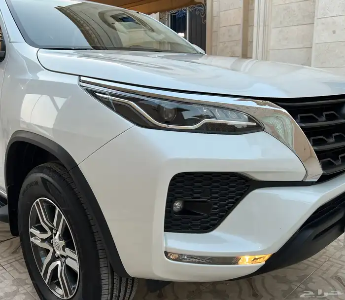 تويوتا فورشنر 2023 Vx1 عداد 41 الف 4