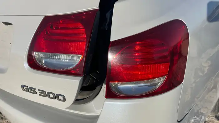 قطع غيار لكزسgs300 السياره في البحرين 23