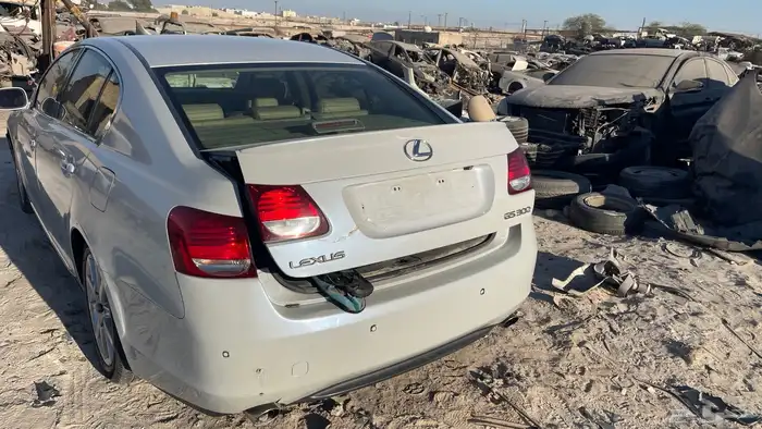 قطع غيار لكزسgs300 السياره في البحرين 0