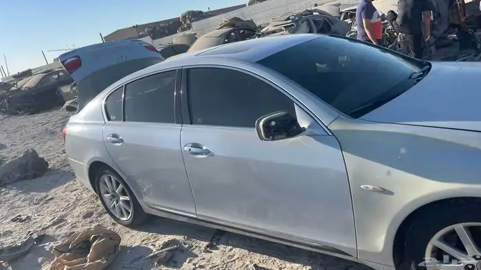 قطع غيار لكزسgs300 السياره في البحرين 14