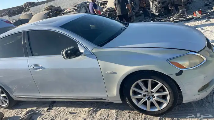 قطع غيار لكزسgs300 السياره في البحرين 12