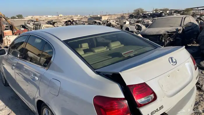 قطع غيار لكزسgs300 السياره في البحرين 3