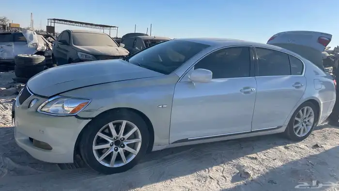 قطع غيار لكزسgs300 السياره في البحرين 19