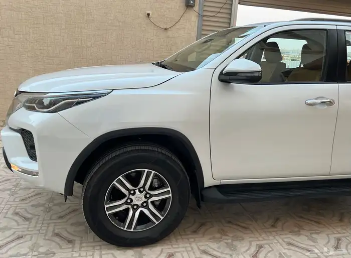 تويوتا فورشنر 2023 Vx1 عداد 41 الف 7