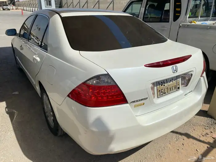 للبيع هوندا أكورد مستخدمة نظيفة 6