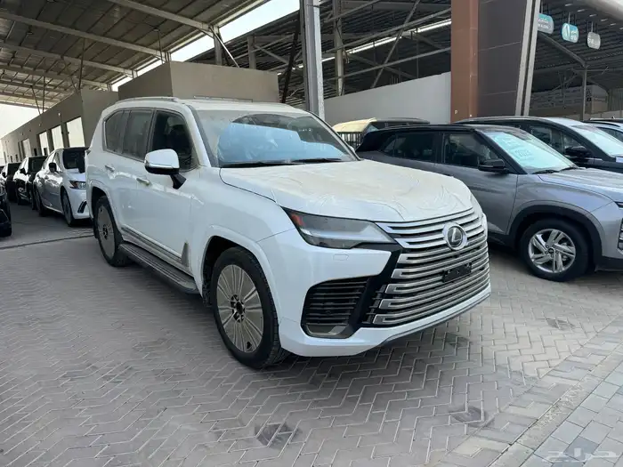 عرض لكزز (2025) BB خليجي ابيض داخل كروزي السعر 535 4