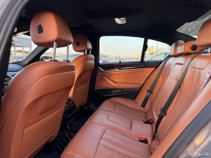 بي ام دبليو 2023 520i اسمنتي 15