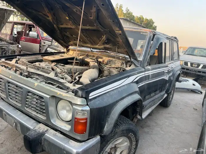 يوجد لدينا جميع أنواع قطع غيار النيسان البترول والتيوتا 12