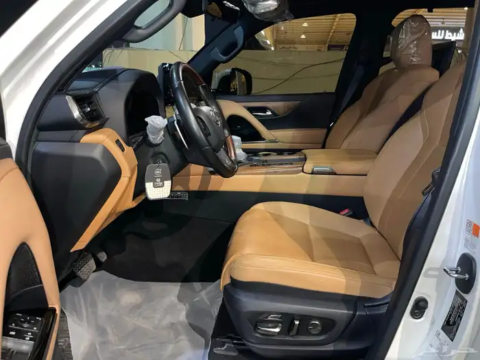 لكزس LX600 مستخدم ماشي 64 موديل 2024 وارد الساير 18