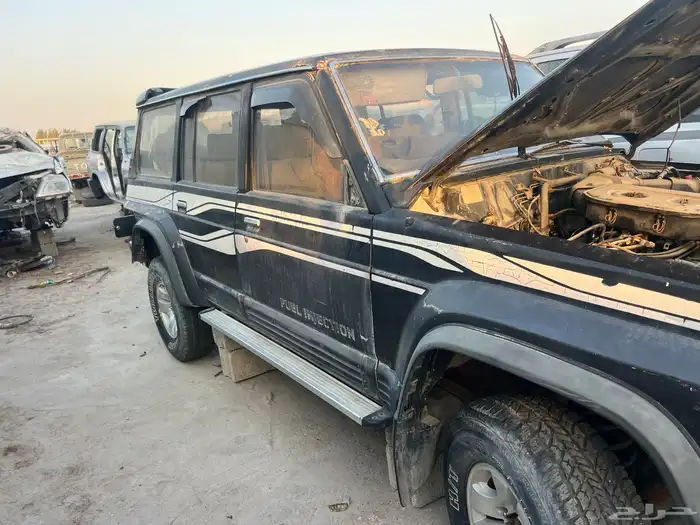 يوجد لدينا جميع أنواع قطع غيار النيسان البترول والتيوتا 5