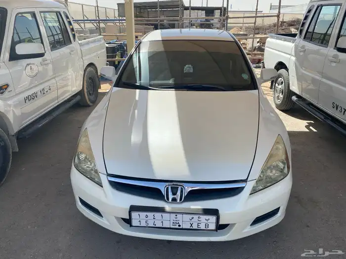 للبيع هوندا أكورد مستخدمة نظيفة 3