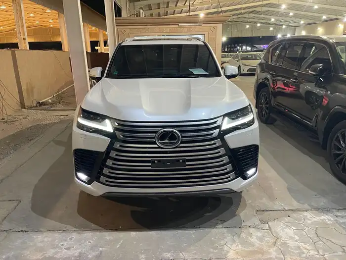 لكزس LX600 مستخدم ماشي 64 موديل 2024 وارد الساير 6