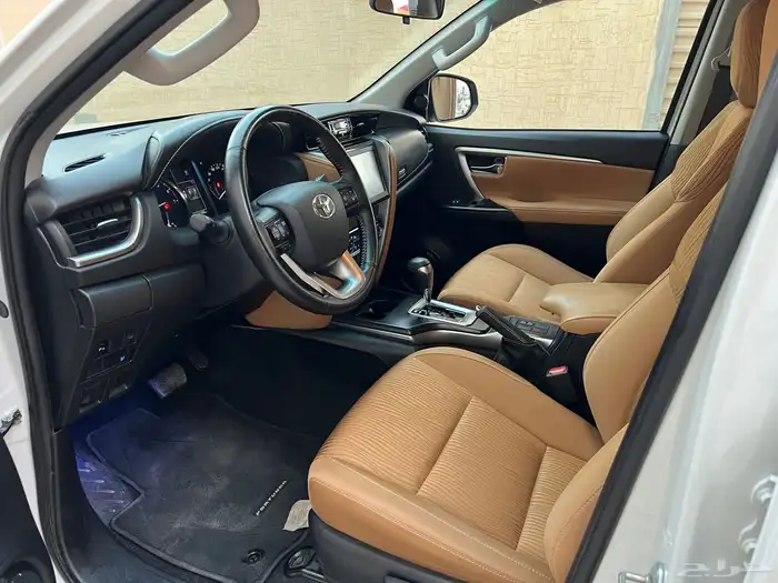 تويوتا فورشنر 2023 Vx1 عداد 41 الف 14