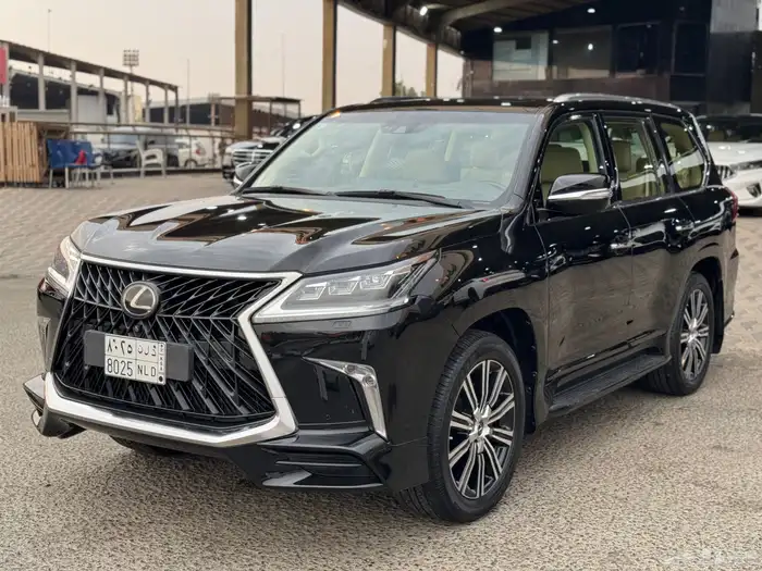 جيب لكزس LX570 S 2020 - سعودي - عداد 75 الف فقط - مالك واحد 6