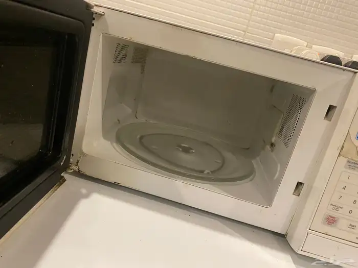 ماكرويف سليم لايوجد فيه خلل غير بعض الازرار من لوحة التحكم 0