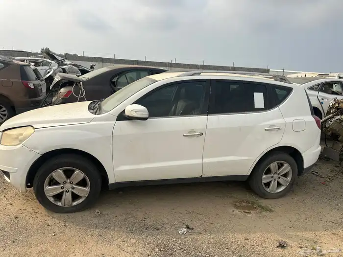 جلي 2015 في تشليح الراشدي جازان للبيع قطع غيار فقط 0