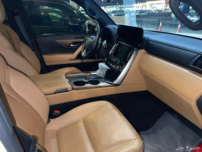 لكزس LX600 مستخدم ماشي 64 موديل 2024 وارد الساير 11