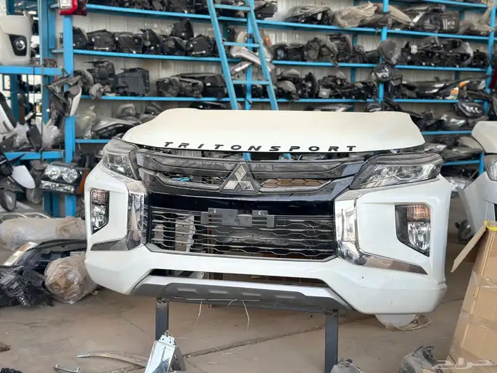صدام وشمعات مستبيشي L200 2019-2023 0