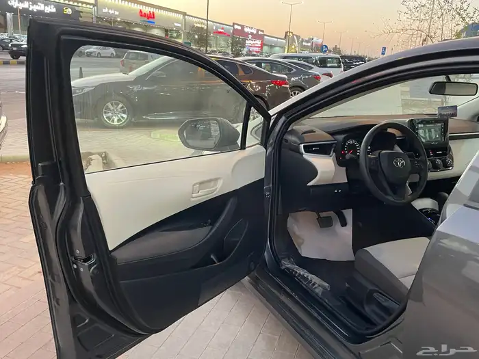 تويوتا كورولا 2025XLI استاندر مطور سعودي (بنزين)2.0L 8