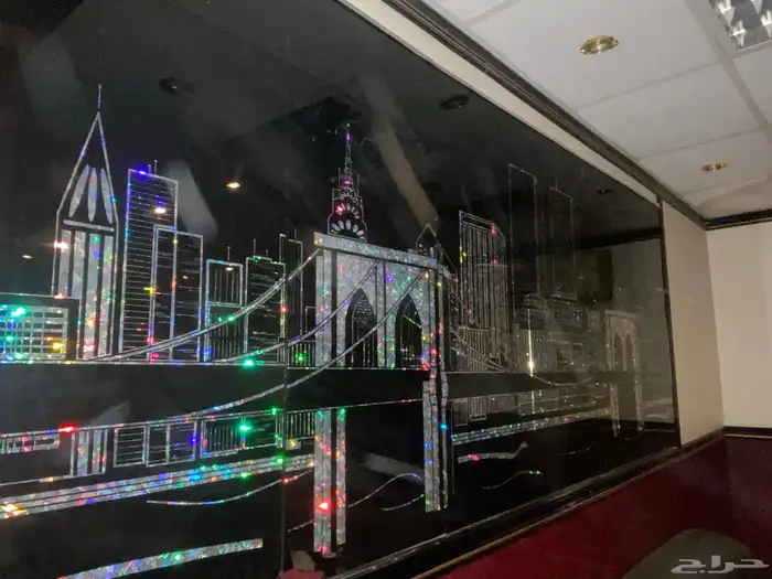 لوحة زجاجية نادرة   Rare Glass Artwork 1
