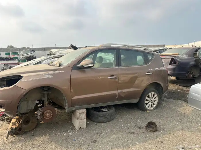 جلي 2015 في تشليح الراشدي جازان للبيع قطع غيار فقط 3