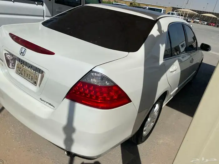 للبيع هوندا أكورد مستخدمة نظيفة 7