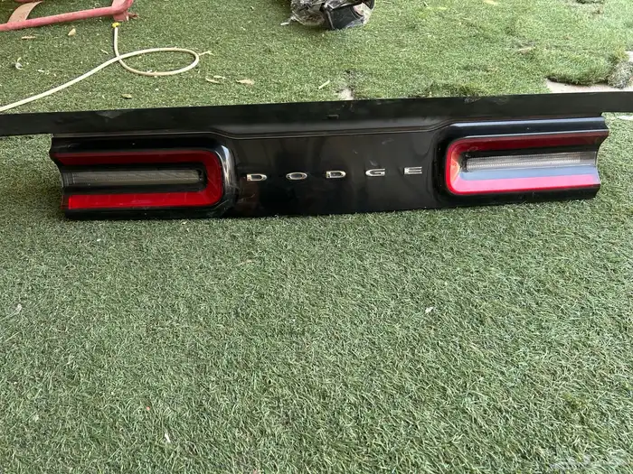 اسطب خلفي دوج تشالنجر 2015 0