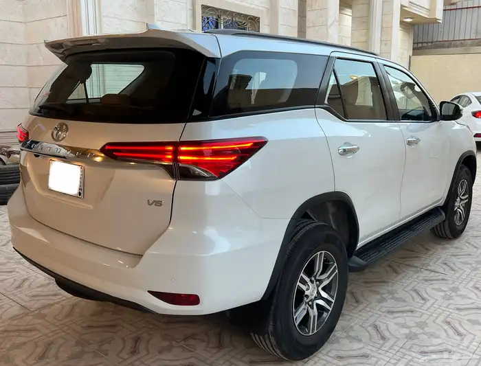 تويوتا فورشنر 2023 Vx1 عداد 41 الف 6