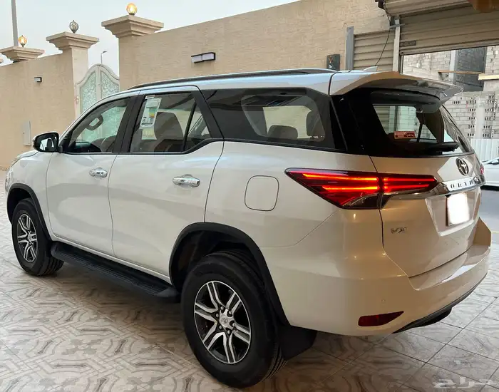 تويوتا فورشنر 2023 Vx1 عداد 41 الف 5