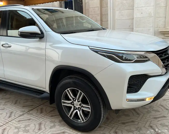 تويوتا فورشنر 2023 Vx1 عداد 41 الف 8