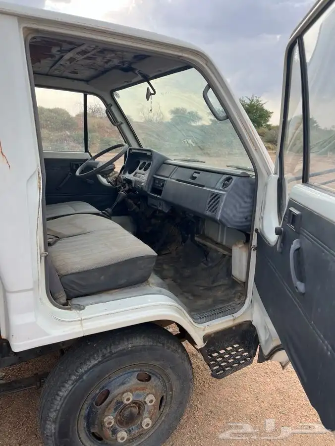 للبيع دنه دينا تويوتا مديل 94 4