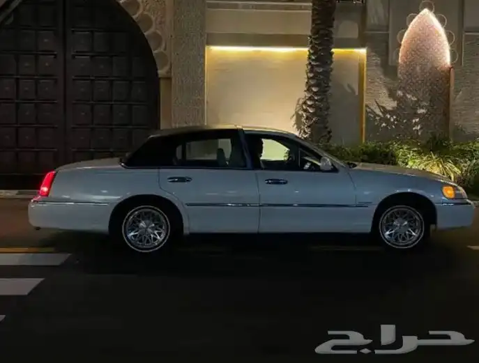 لينكون تاون كار 1998 للبيع Lincoln 2