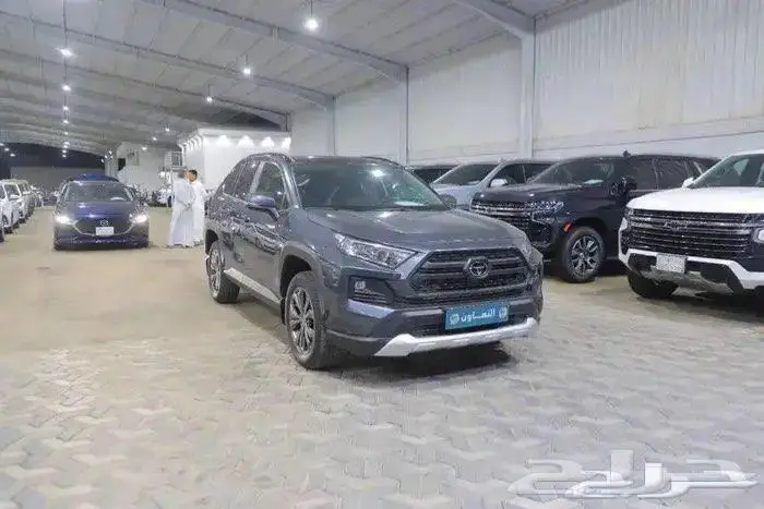 تويوتا راف فور فل كامل ادفنشر بانوراما جلد بنزين موديل 2023 0