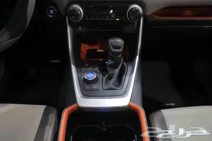 تويوتا راف فور فل كامل ادفنشر بانوراما جلد بنزين موديل 2023 11