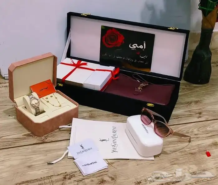 اسعد الله اوقاتكم بكل خير وسعادة طقم مكونه من   شنطه اشكال س 3