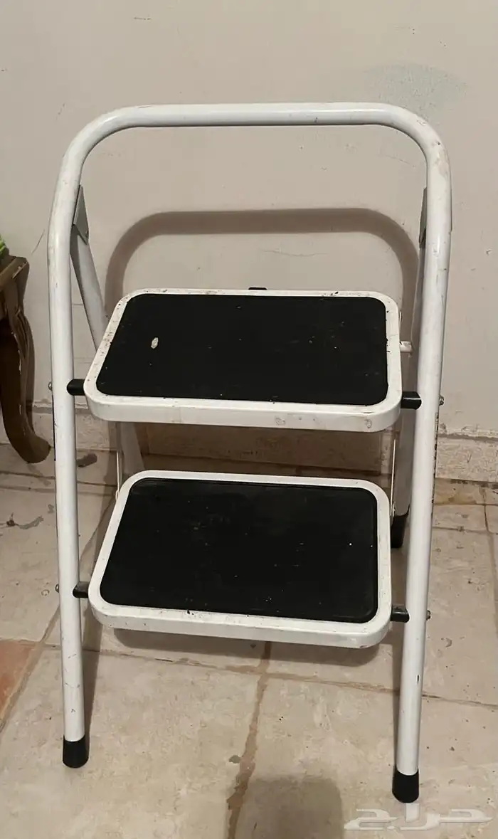 طاولة كوي . سلم . عربية سحب 1