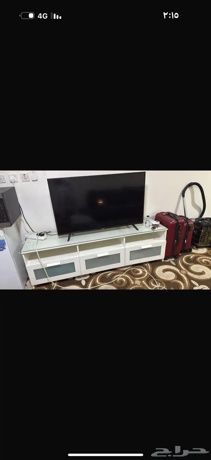 مكيف سبليت شبه جديد وكنب وفرش وطاولة تلفزيون 2