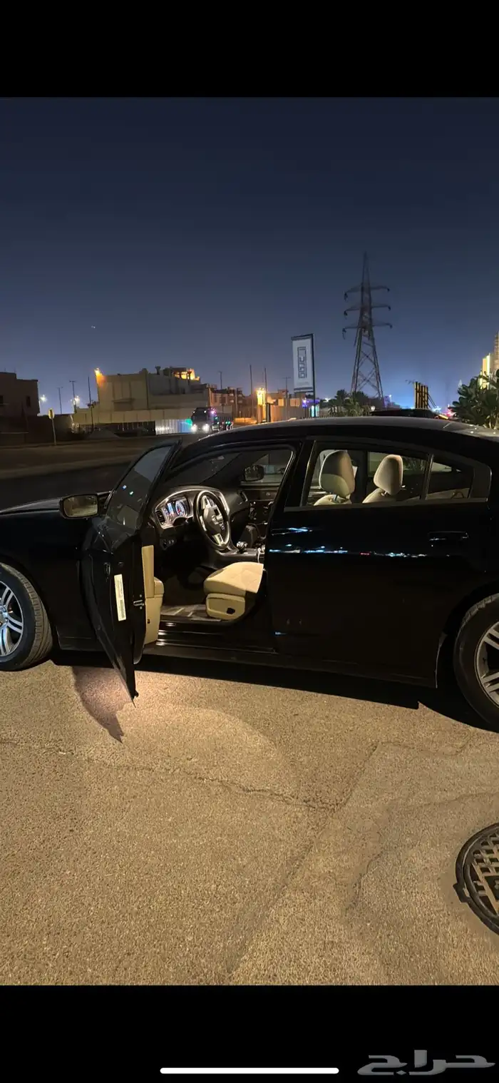 دودج تشارجر 2012  تم وضع الحد 0