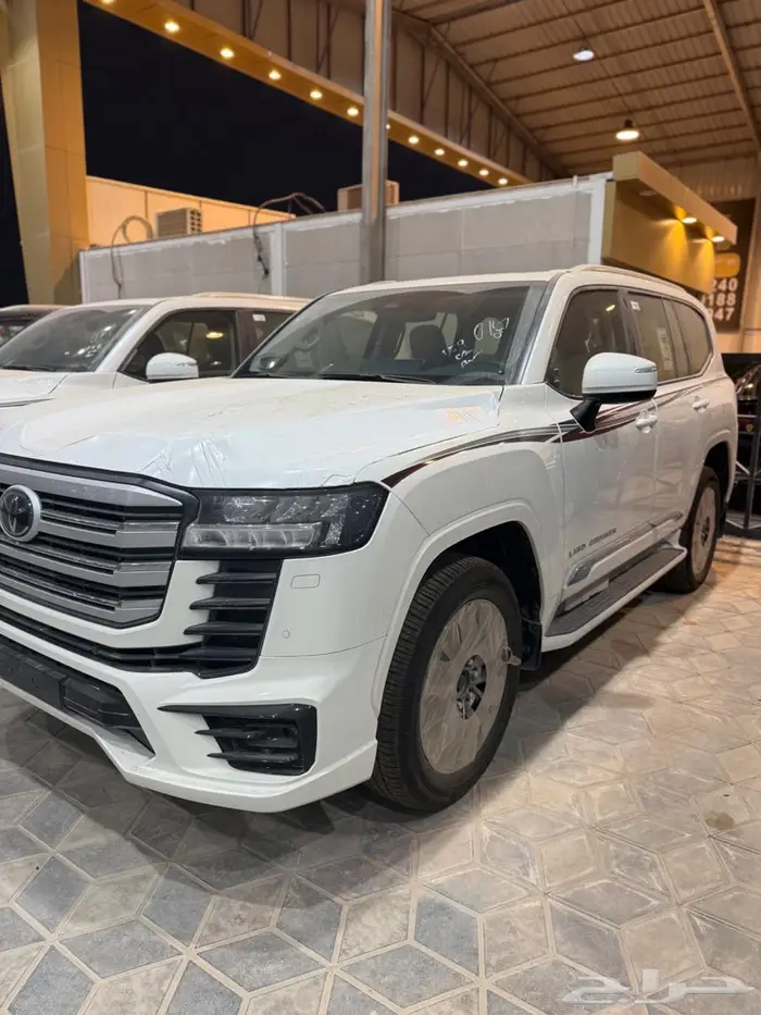 لاندكروزر جكسار وارد خليجي 2025 اصفار فل كامل 4