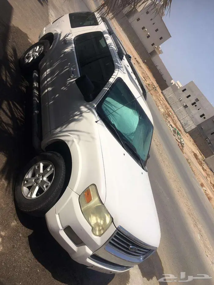 للبيع فورد إكسبلورر 2010 XLT 4x4 - عائلية 5
