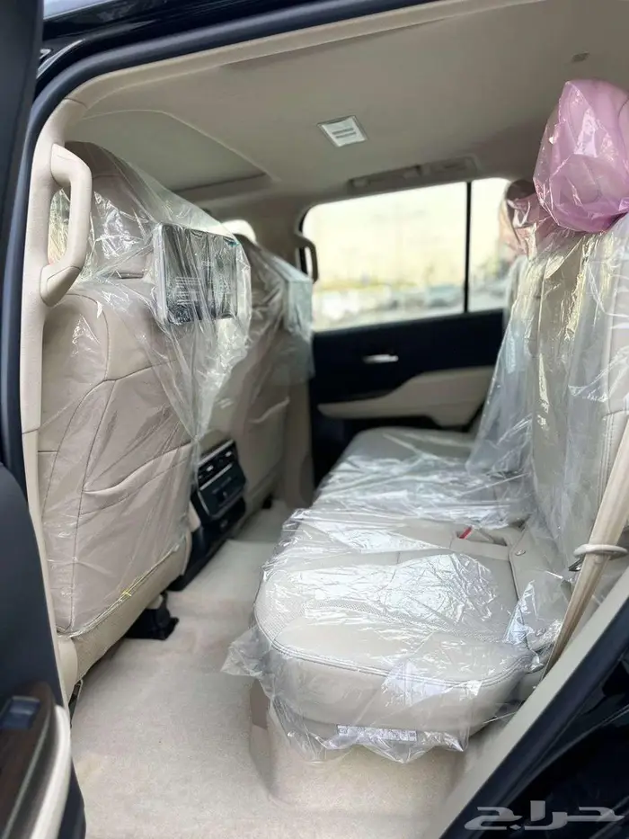 تويوتوا جي اكس ار رقم 4 بنزين - 2025 - عبد اللطيف جميل 10