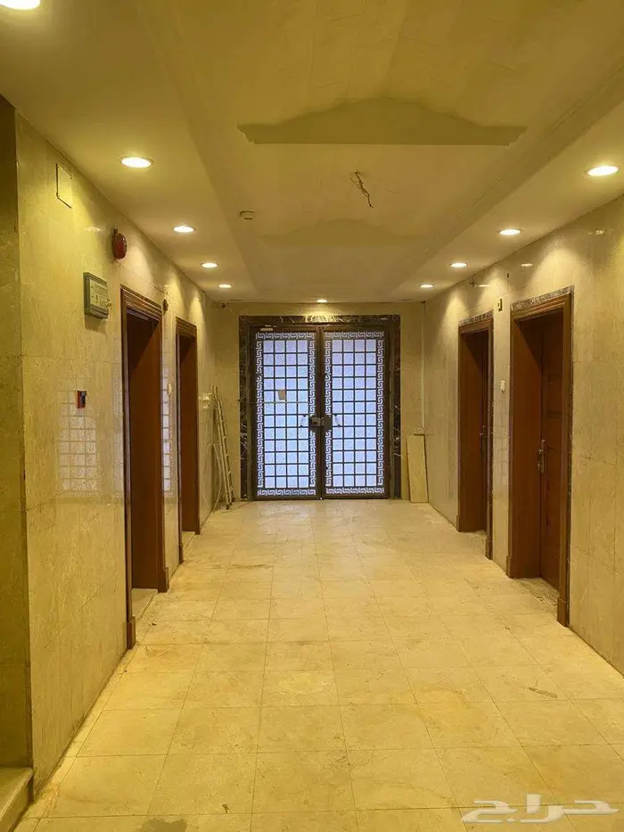 عمارة للإيجار بالكامل بحي الهجرة 1
