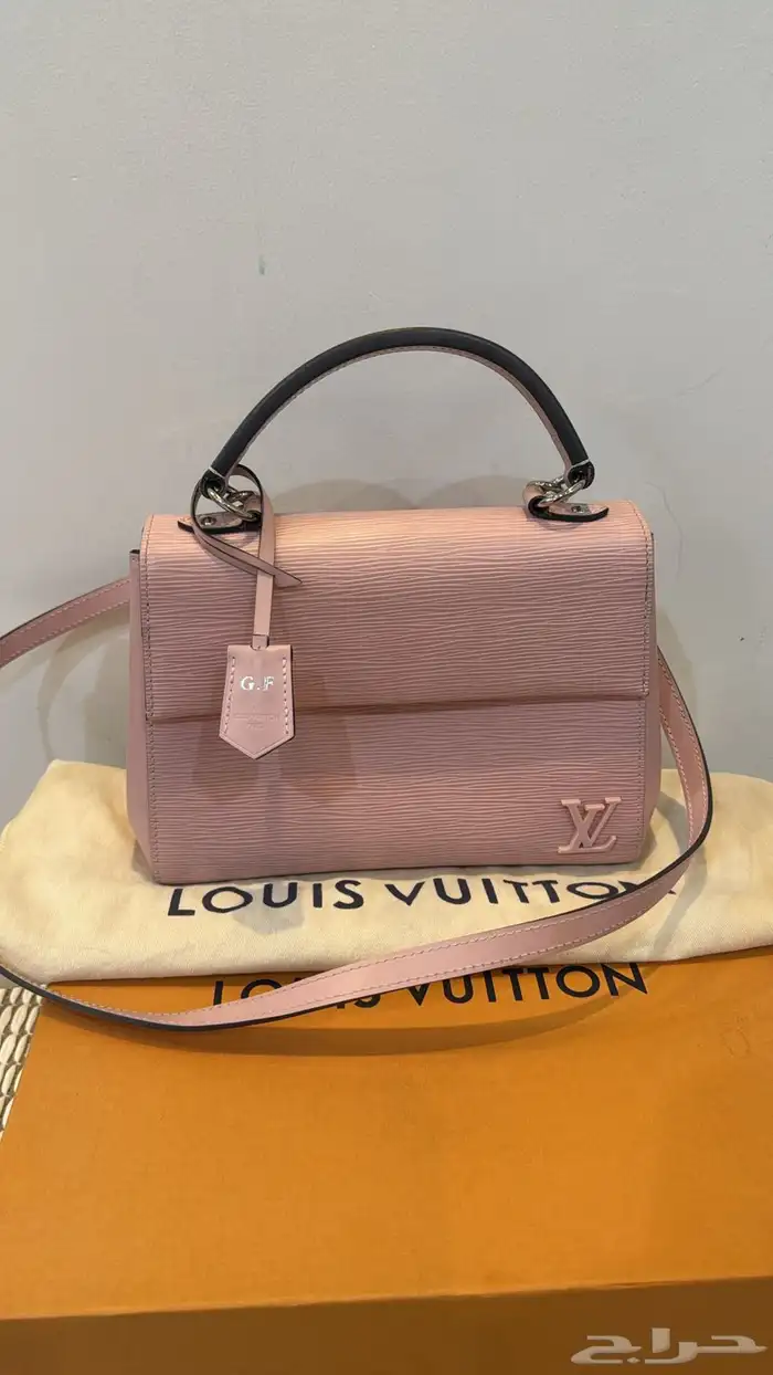 شنطة لوي فيتون اصلية بالملحقات 0