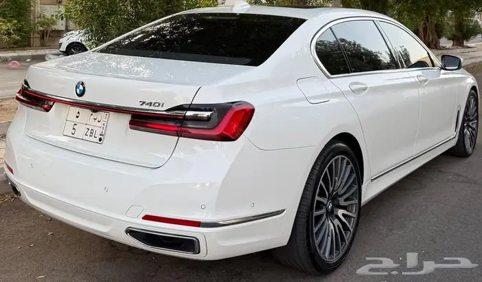 بي ام دبليو 740 2020 لون ابيض داخلية هلوز مع لوحه فردية 16
